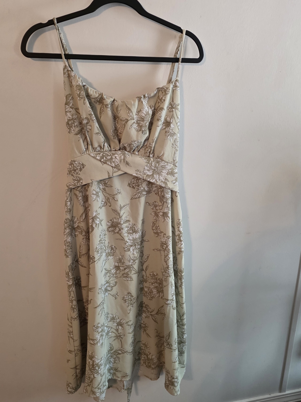 Floral Spaghetti-Strap Midi Dress in Light Green Smoked Back Tie Waist Size Xl